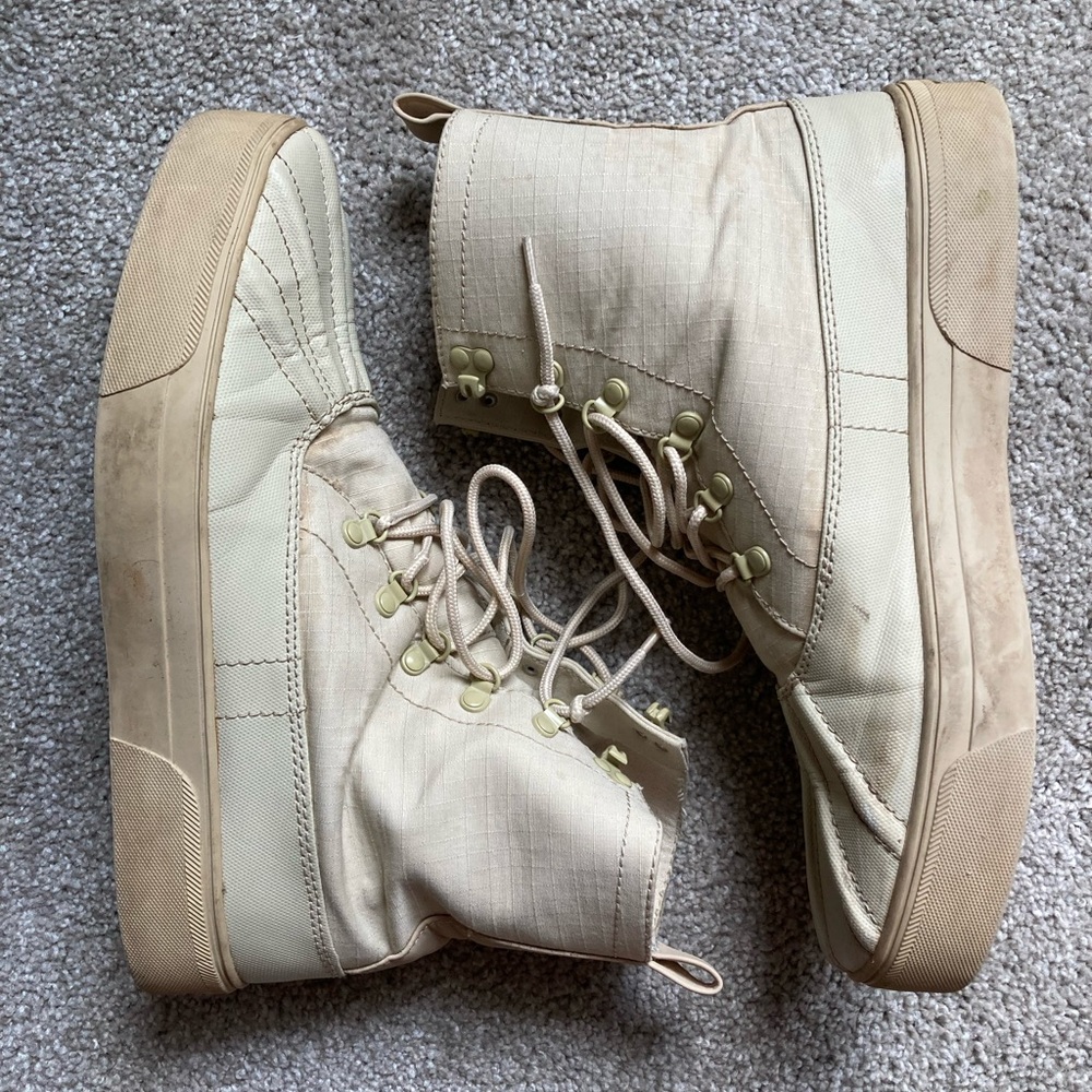 TAN URBAN OUTFITTERS LACE UP ARMY BOOTS
